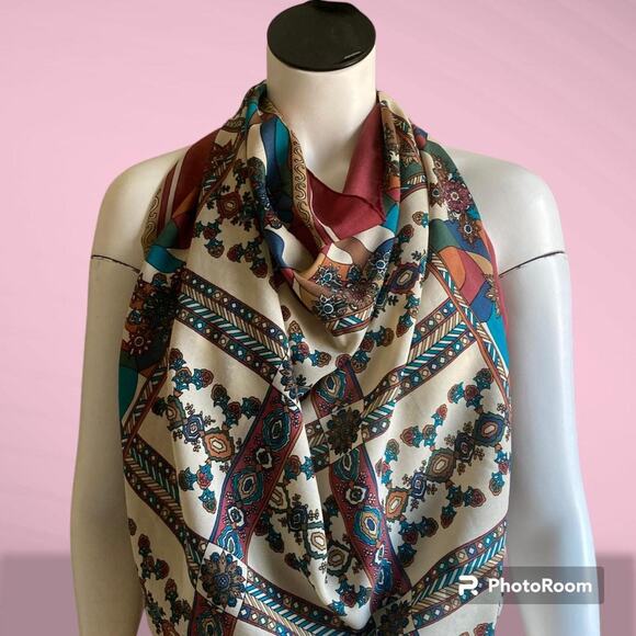 brilliant colored scarf - Picture 3 of 7